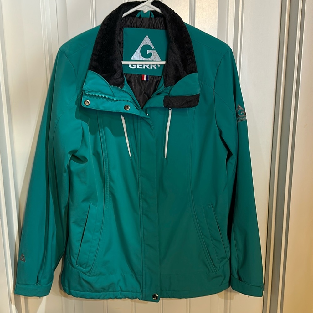 Gerry warm coat in great condition zipper works size medium smoke free home
